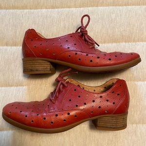 Born red shoes